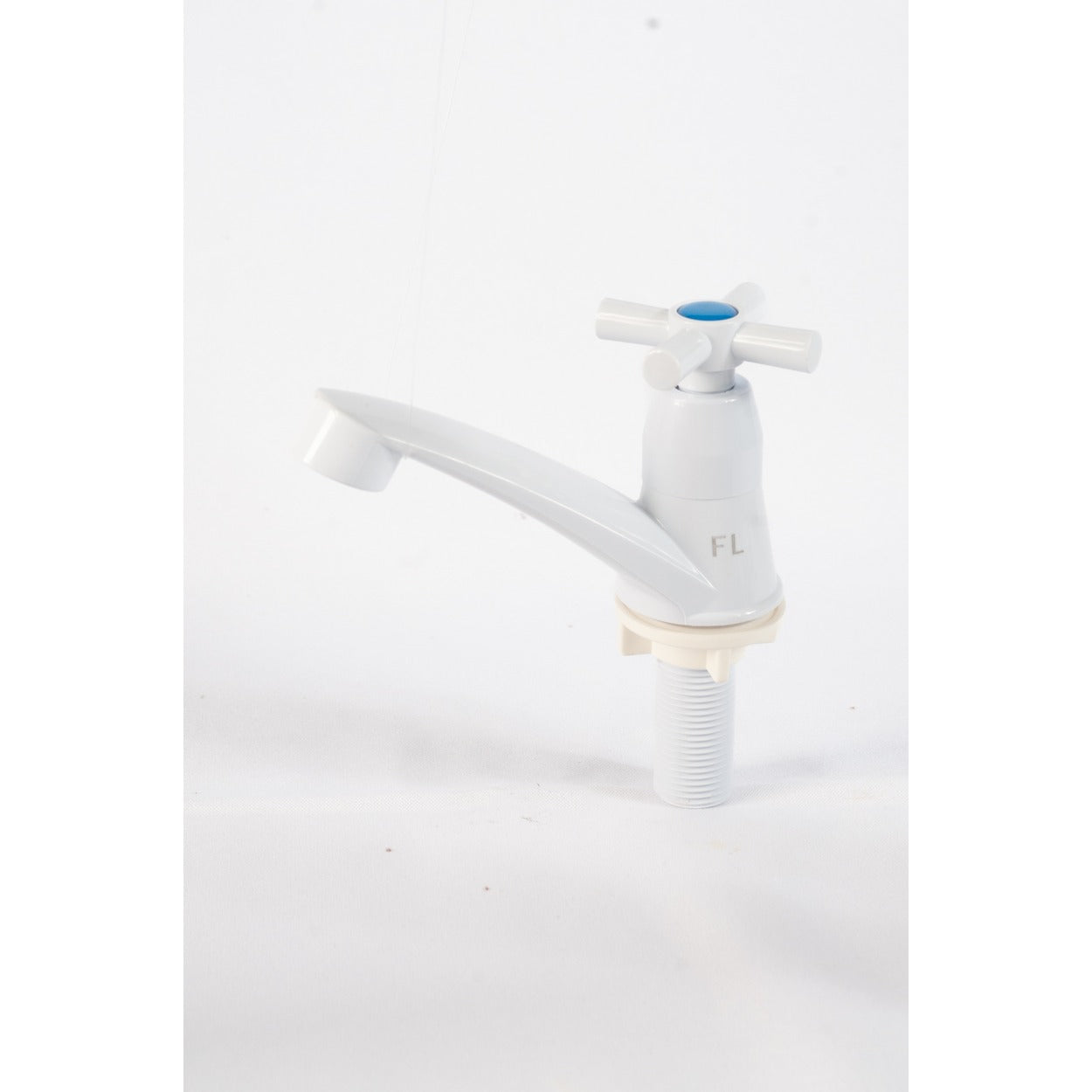TORNEIRA ABS BRANCA DE 1/2" CRUZETA PARA LAVATÓRIO MESA